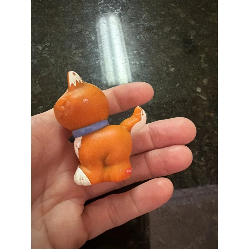 Fisher Price Little People Main Street Orange Pet Cat Kitten Rare Heart Collar